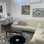 Flat In Berat's Center & Great Terrace Alloggio in famiglia *