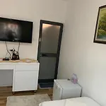 Flat In Berat's Center & Great Terrace * 베라트