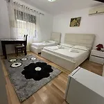 Flat In Berat's Center & Great Terrace