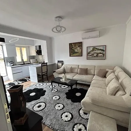Quarto em Acomodações Particulares Flat In Berat's Center & Great Terrace *