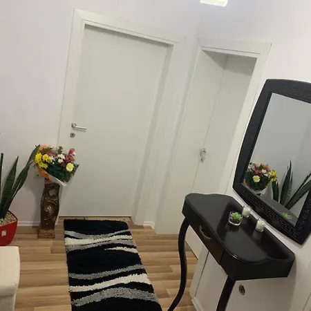 Accommodatie bij particulieren Flat In Berat's Center & Great Terrace *