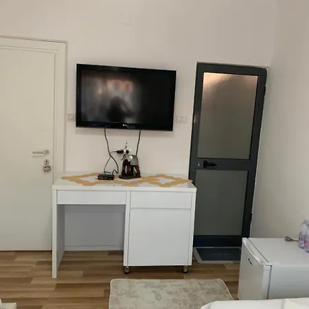 Accommodatie bij particulieren Flat In Berat's Center & Great Terrace *