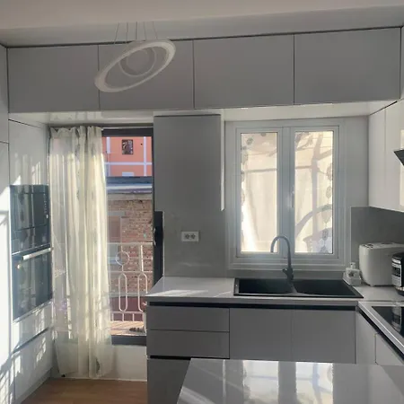 Flat In Berat's Center & Great Terrace Accommodatie bij particulieren Berat