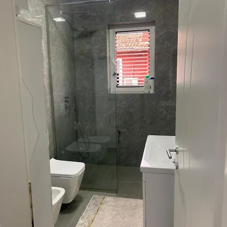 Accommodatie bij particulieren Flat In Berat's Center & Great Terrace