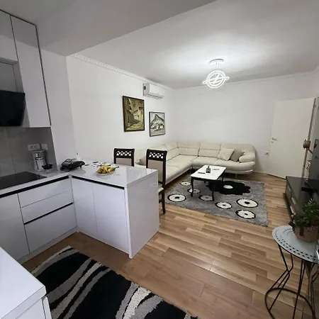 ホームステイ Flat In Berat's Center *