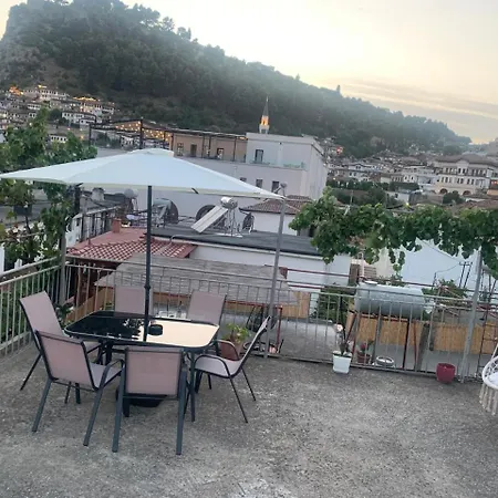Accommodatie bij particulieren Flat In Berat's Center & Great Terrace Berat