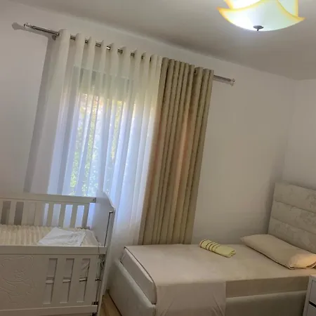 Flat In Berat's Center & Great Terrace 베라트