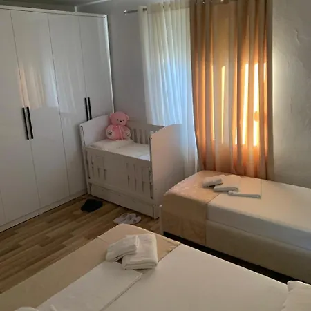 Flat In Berat's Center & Great Terrace