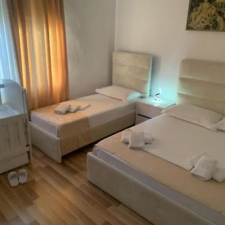Flat In Berat's Center & Great Terrace *
