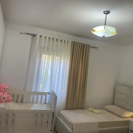 Flat In Berat's Center & Great Terrace Alloggio in famiglia *
