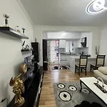 Flat In Berat's Center & Great Terrace Privatunterkunft *