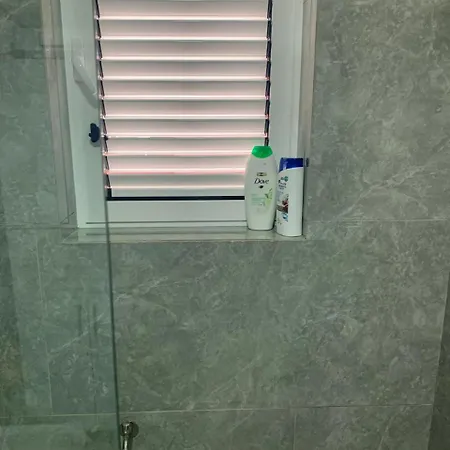 Flat In Berat's Center Проживание в семье