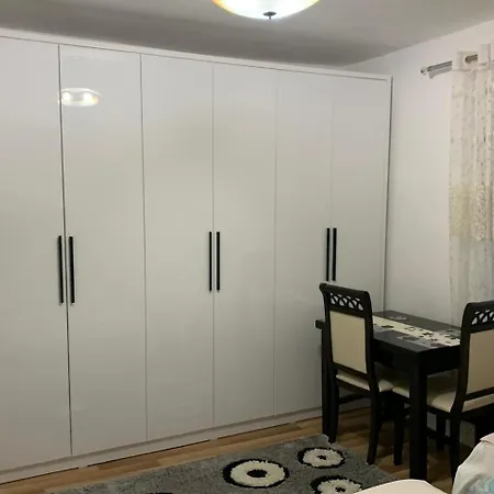 Flat In Berat's Center Homestay *