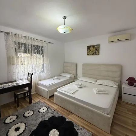 Проживание в семье Flat In Berat's Center Берат